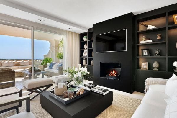 Apartment for sale in Barrio Los Naranjos, Marbella thumbnail 2