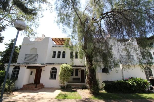 Chalet adosado en venta en Calle Sirio , Marbella thumbnail 1