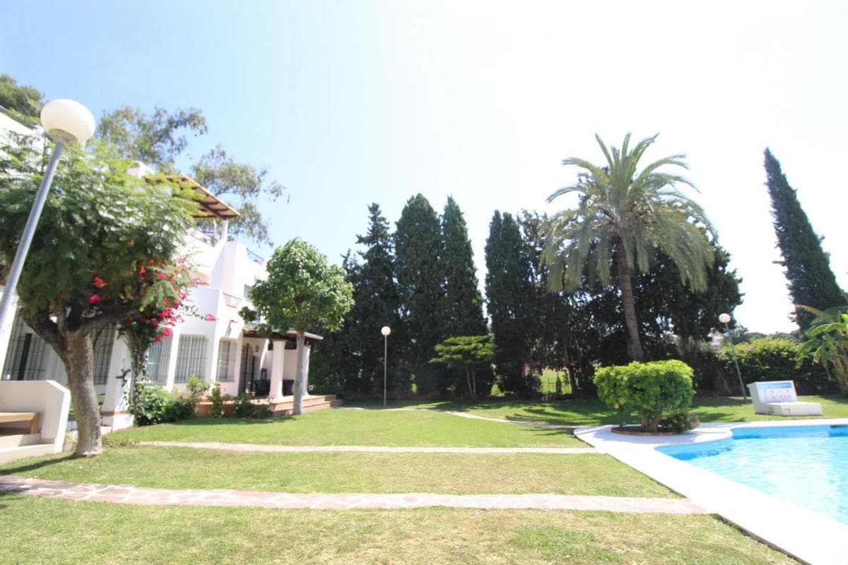 Venta de chalet adosado en Calle Sirio , Marbella photo 5