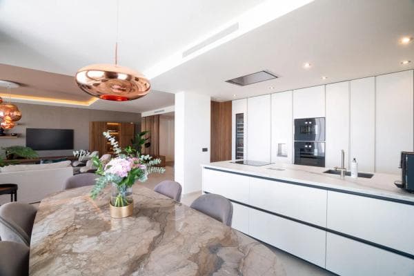 Piso en venta en Barrio Los Naranjos, Marbella
photo 1