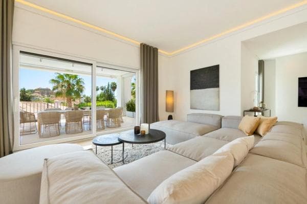 Chalet independiente en venta en Calle Cefeo 7 F s/n, Marbella
photo 1