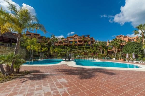Apartment for sale in Calle Osa Mayor, Marbella thumbnail 1