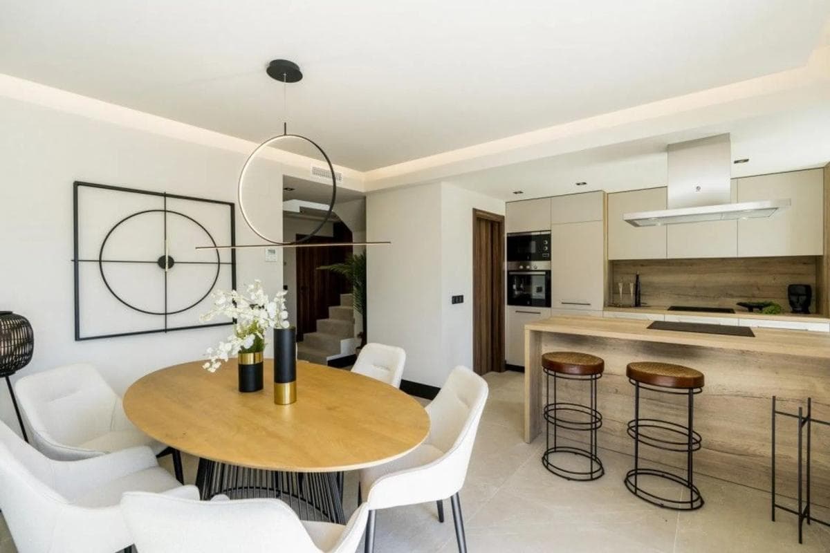 Sprzedaż poddasza w Barrio Los Naranjos, Marbella photo 2