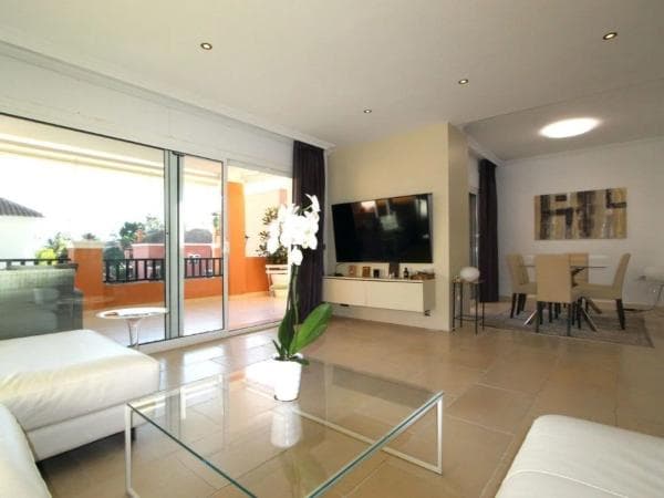 Chalet independiente en venta en Calle Pléyades, 10 -36, Marbella
thumbnail 2