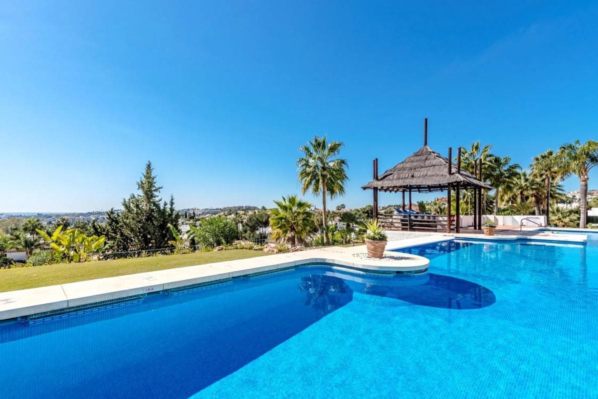 Sale of apartment in Urbanización Aloha Lake, 24, Marbella
photo 3