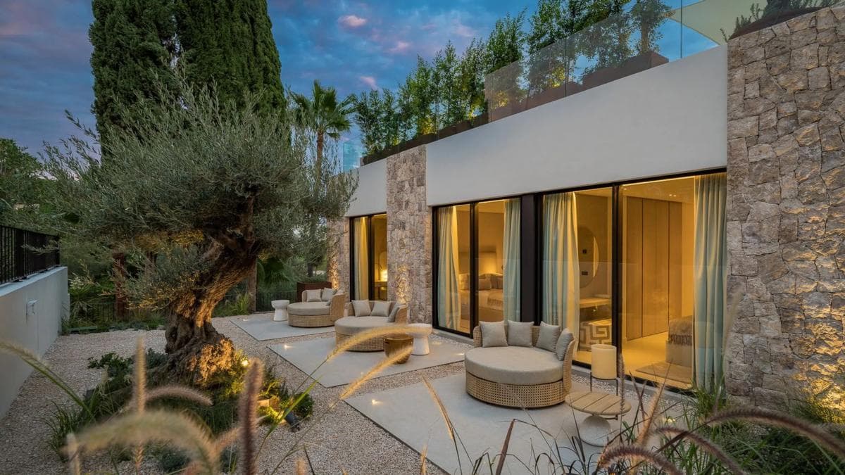 Venta de chalet independiente en Calle Haza del Conde s/n, Marbella
photo 5