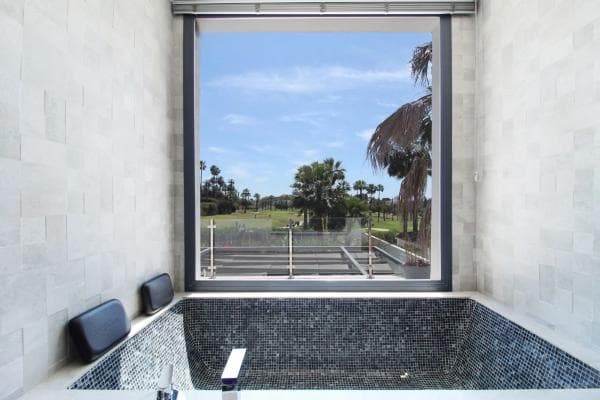 Chalet independiente en venta en Calle Sirio, Marbella
photo 1