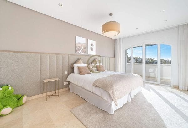 Chalet independiente en venta en Calle Sirio, Marbella
thumbnail 2