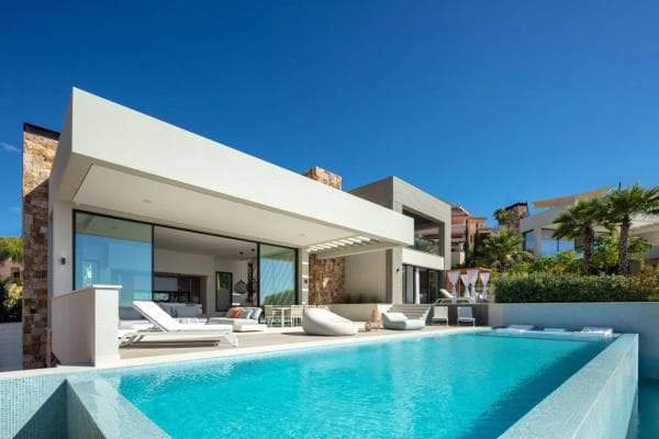 Independent chalet for sale in Barrio Los Naranjos, Marbella
thumbnail 2