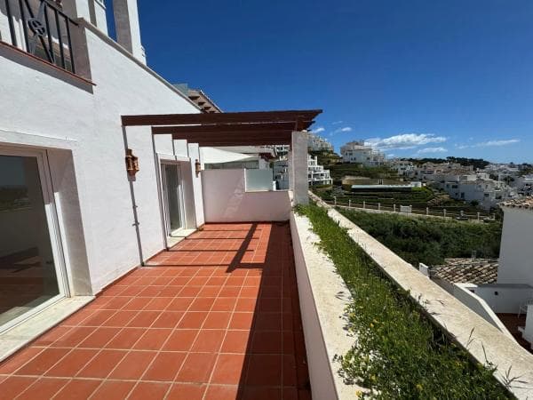 Duplex en venta en Urbanizacion Nueva Andalucia K, Marbella thumbnail 1