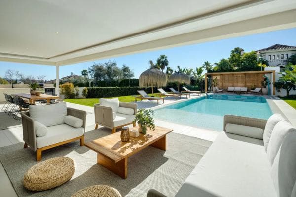 Independent chalet for sale in Barrio Los Naranjos, Marbella
photo 1