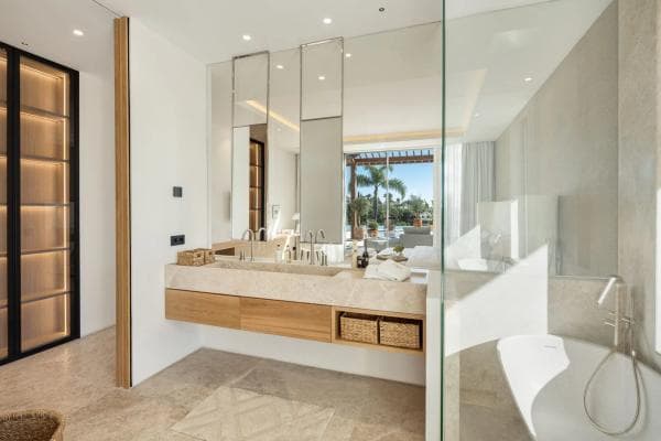 Independent chalet for sale in Urbanizacion N Andalucia 5H, Marbella
thumbnail 2
