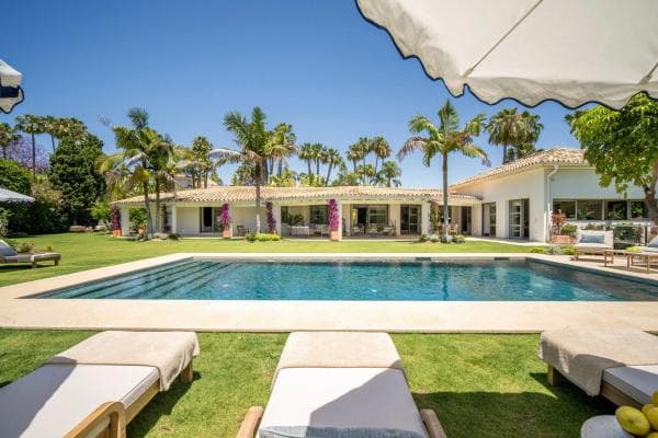 Independent chalet for sale in Calle Osa Menor 2G, 10 -6, Marbella
thumbnail 2