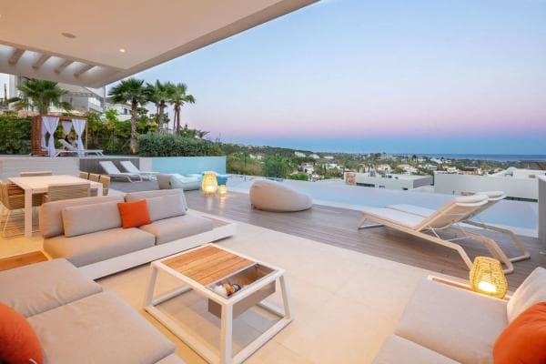 Independent chalet for sale in Barrio Los Naranjos, Marbella
thumbnail 2