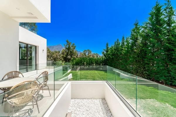 Chalet independiente en venta en Calle Osa Mayor, Marbella
thumbnail 1