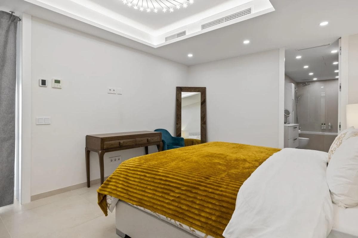 Продажа квартиры на Barrio Los Naranjos, Марбелла
photo 3