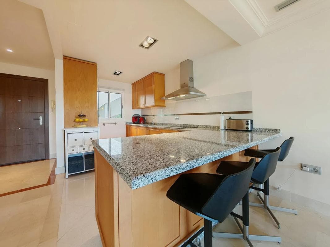 Venta de piso en Barrio Los Naranjos, Marbella
photo 4