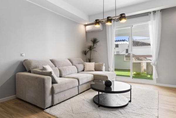 Apartment for sale in Barrio Los Naranjos, Marbella thumbnail 2