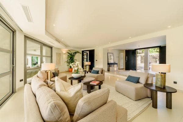 Chalet independiente en venta en Barrio Los Naranjos, Marbella
thumbnail 1
