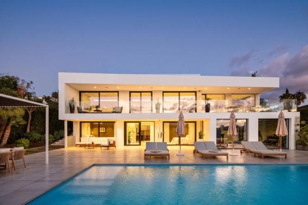 Chalet independiente en venta en Calle Orión, 47 -19, Marbella
thumbnail 1