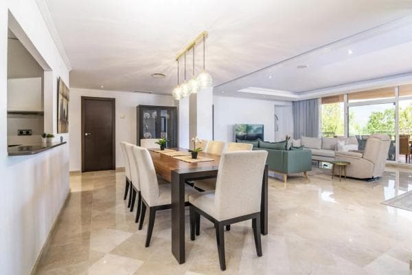 Piso en venta en Barrio Los Naranjos, Marbella
thumbnail 1