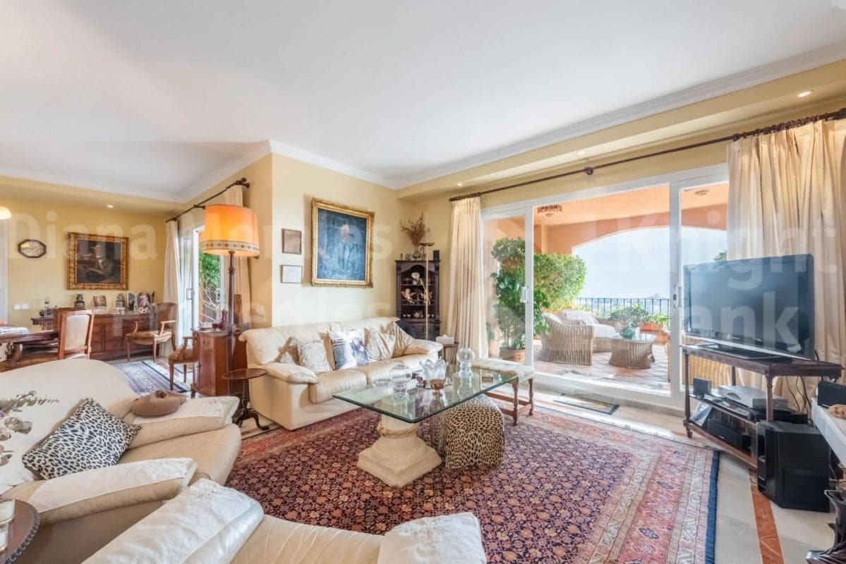 Sale of apartment in Barrio Los Naranjos, Marbella
photo 4
