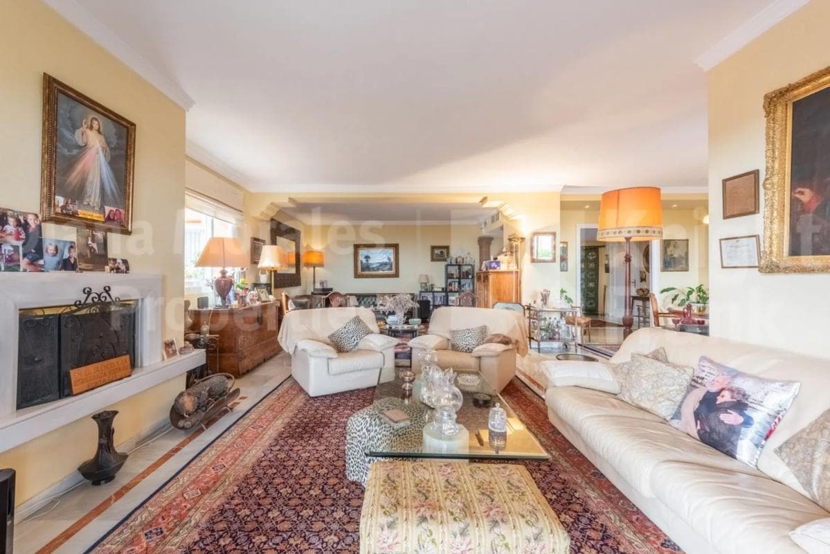 Sale of apartment in Barrio Los Naranjos, Marbella
photo 5