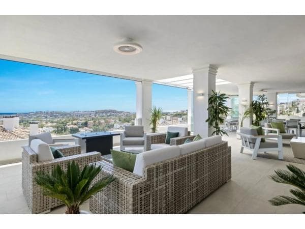Piso en venta en Barrio Los Naranjos, Marbella
photo 1