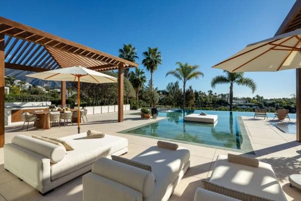 Chalet independiente en venta en Calle Pléyades, 9 -8, Marbella
thumbnail 1