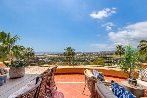 Duplex en venta en Barrio Los Naranjos, Marbella thumbnail 1
