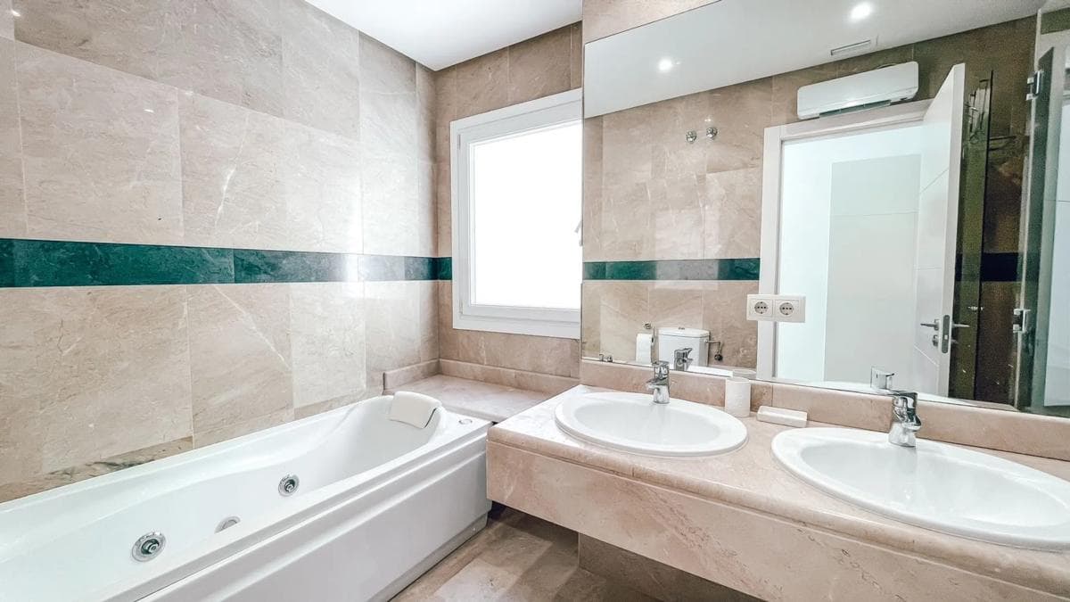 Venta de piso en Urbanización Vista Real s/n, Marbella
photo 5