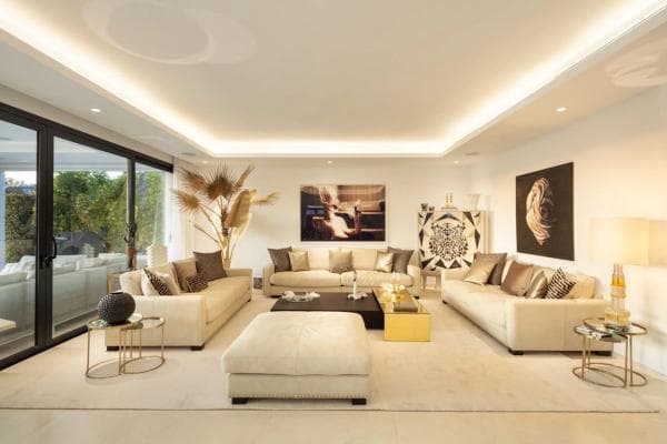 Chalet independiente en venta en Barrio Los Naranjos, Marbella
thumbnail 1