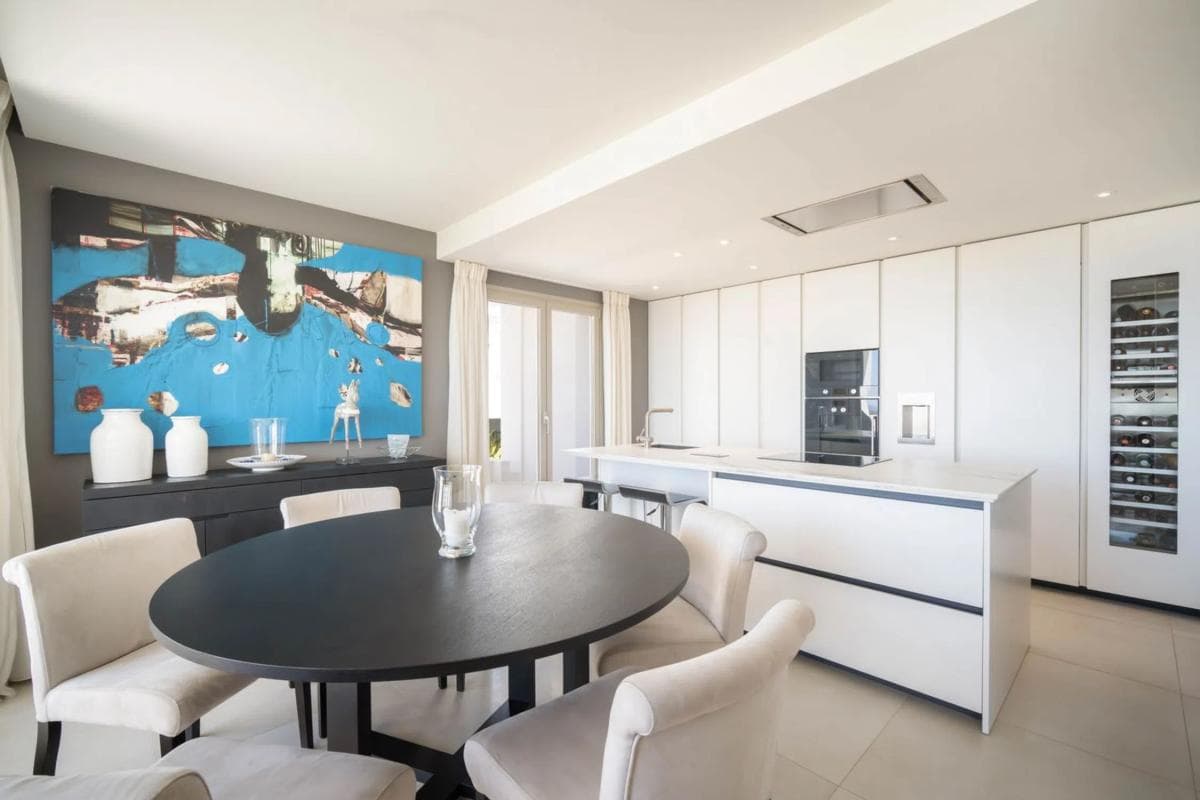 Продажа квартиры на Barrio Los Naranjos, Марбелла
photo 2