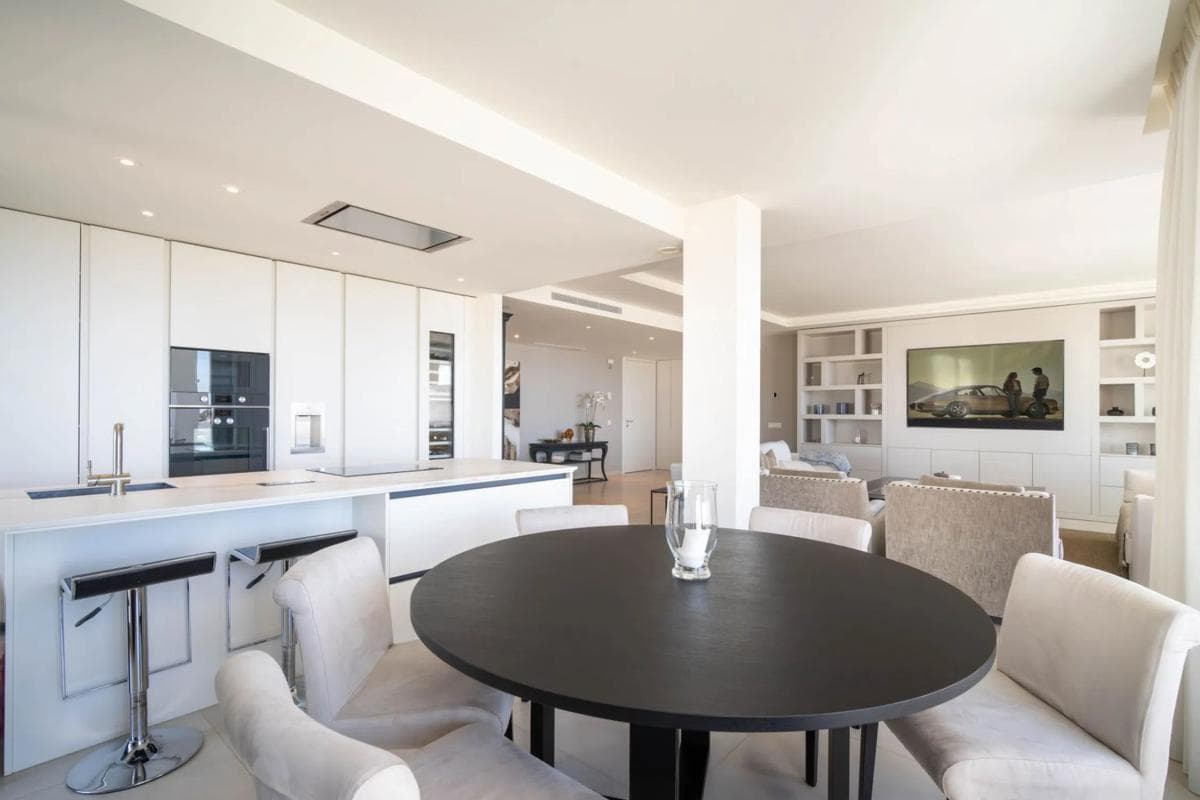 Продажа квартиры на Barrio Los Naranjos, Марбелла
photo 3