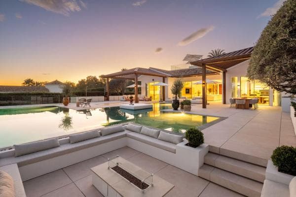 Chalet independiente en venta en Barrio Los Naranjos, Marbella
thumbnail 2