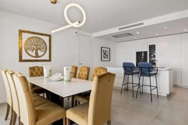 Piso en venta en Barrio Los Naranjos, Marbella
photo 1