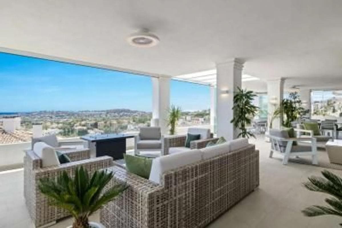 Venta de piso en Barrio Los Naranjos, Marbella
photo 2