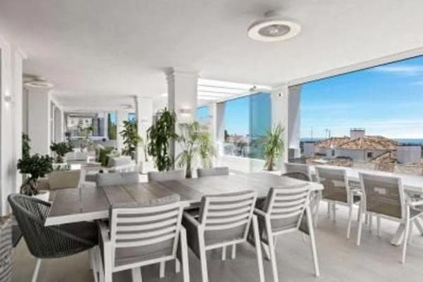Piso en venta en Barrio Los Naranjos, Marbella
thumbnail 2