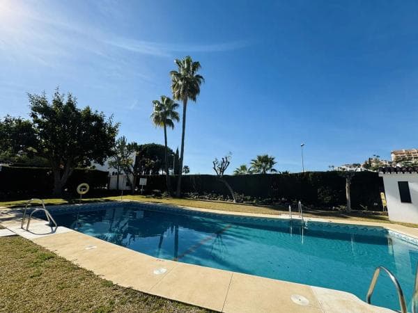 Chalet adosado en venta en Urbanizacion N Andalucia L, 28 , Marbella photo 1