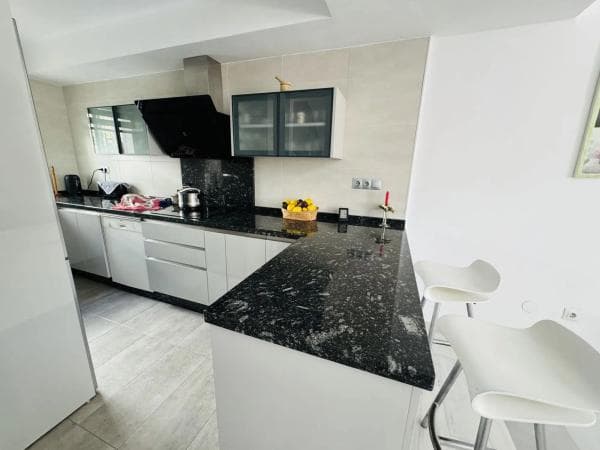 Chalet adosado en venta en Urbanizacion N Andalucia L, 28 , Marbella thumbnail 2