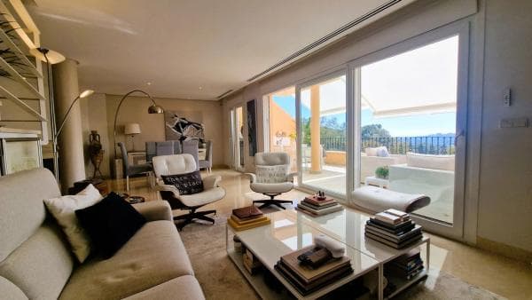 Duplex en venta en Urbanización Vista Real, 39, Marbella photo 1