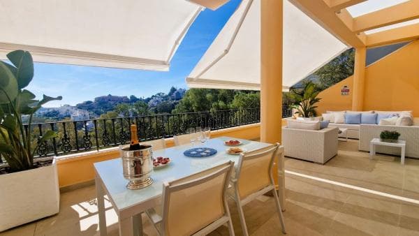 Duplex en venta en Urbanización Vista Real, 39, Marbella thumbnail 2
