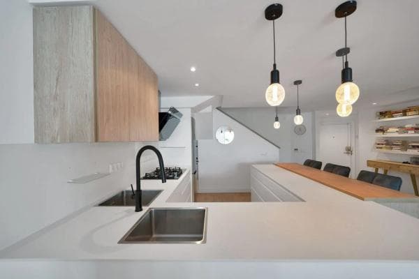 Chalet adosado en venta en Calle Montemar , Marbella thumbnail 1