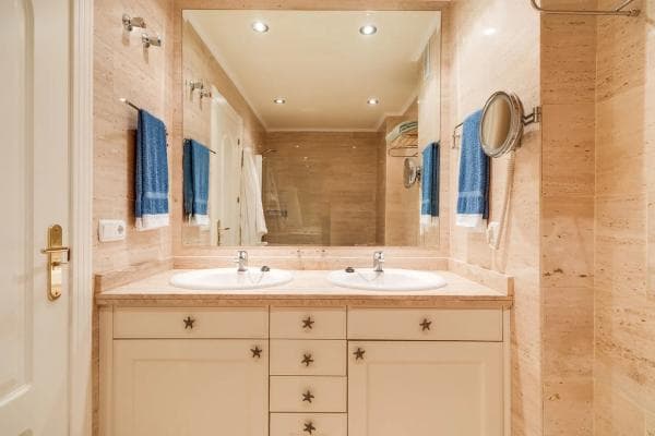 Piso en venta en Bulevar Príncipe Alfonso de Hohenlohe, 29, Marbella
photo 1