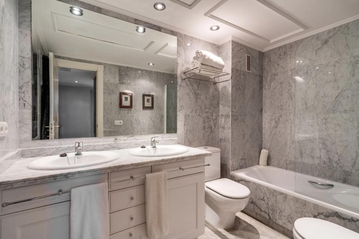 Venta de piso en Bulevar Príncipe Alfonso de Hohenlohe, 29, Marbella
photo 2