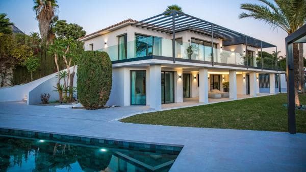 Chalet independiente en venta en Calle Campanillas, Marbella
thumbnail 1