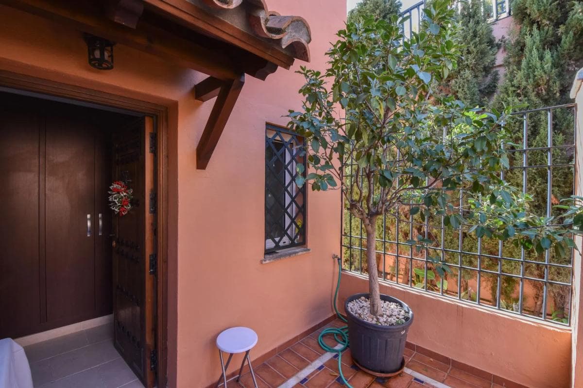 Venta de chalet adosado en Calle Pléyades, 28 , Marbella photo 4
