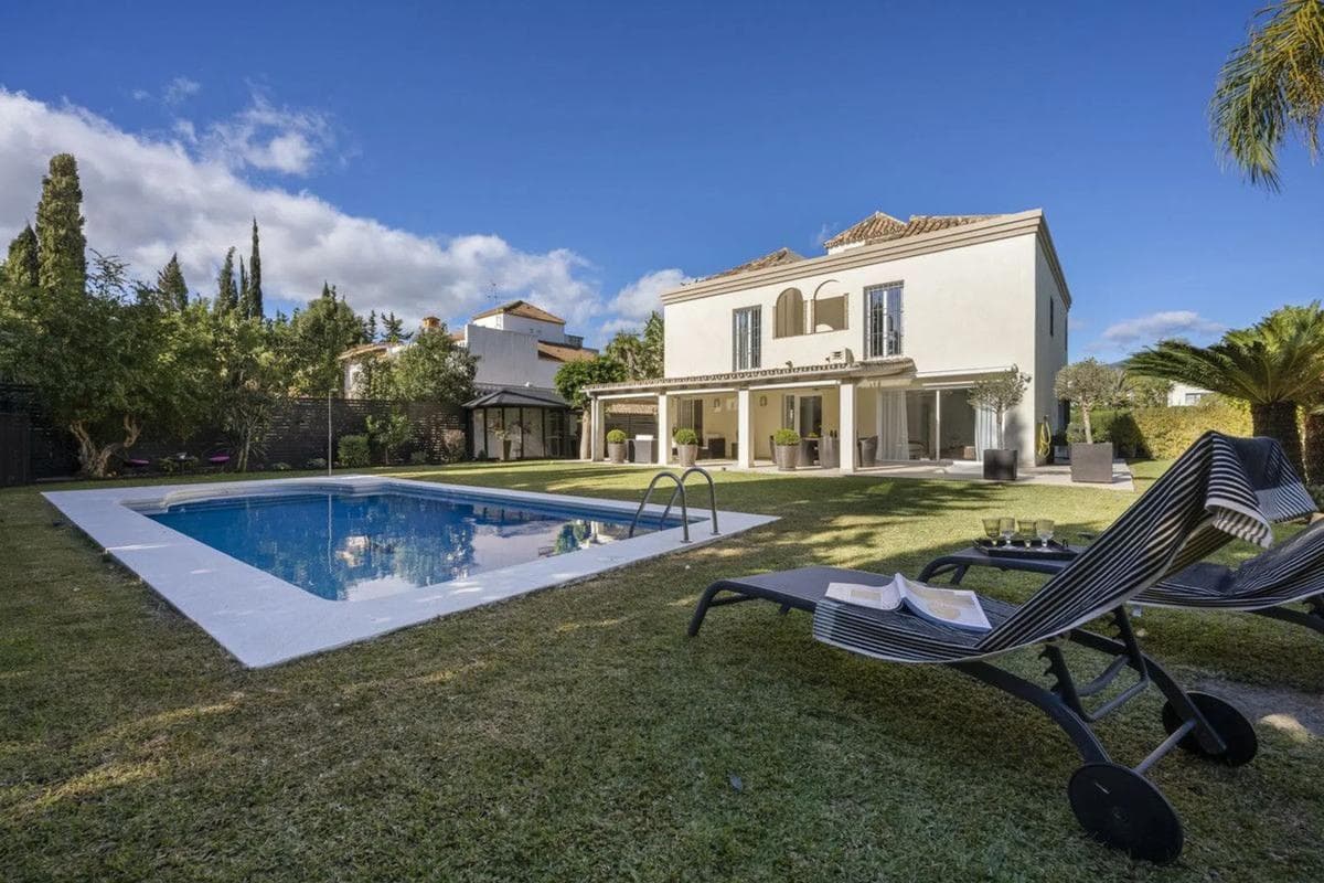 Venta de chalet independiente en Calle Auriga, Marbella
photo 3