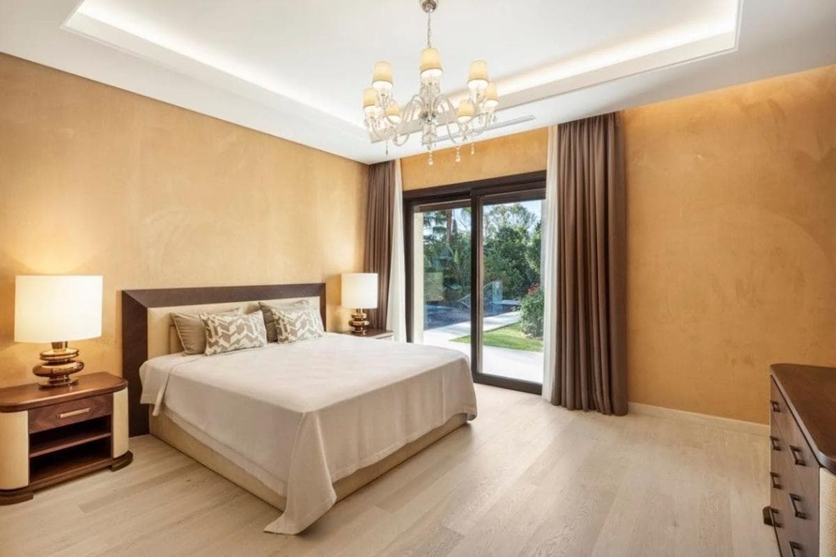 Venta de chalet independiente en Barrio Los Naranjos, Marbella
photo 2