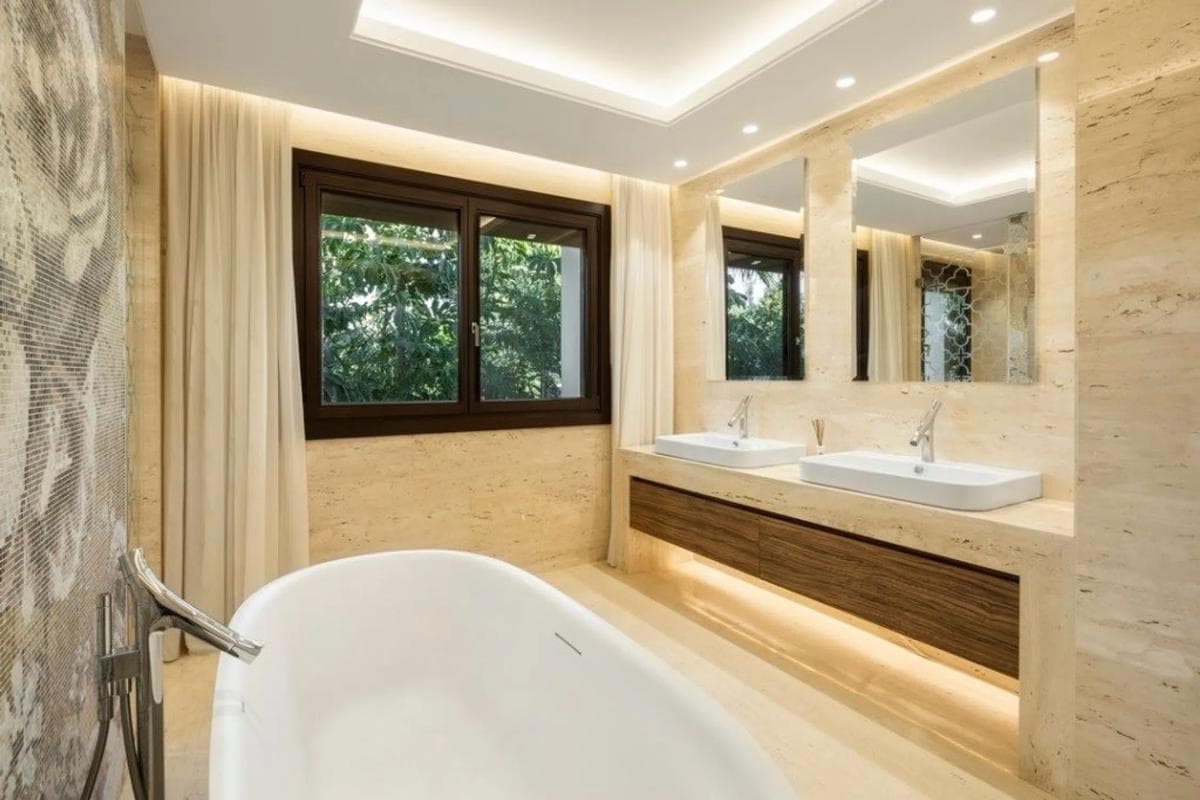 Venta de chalet independiente en Barrio Los Naranjos, Marbella
photo 5